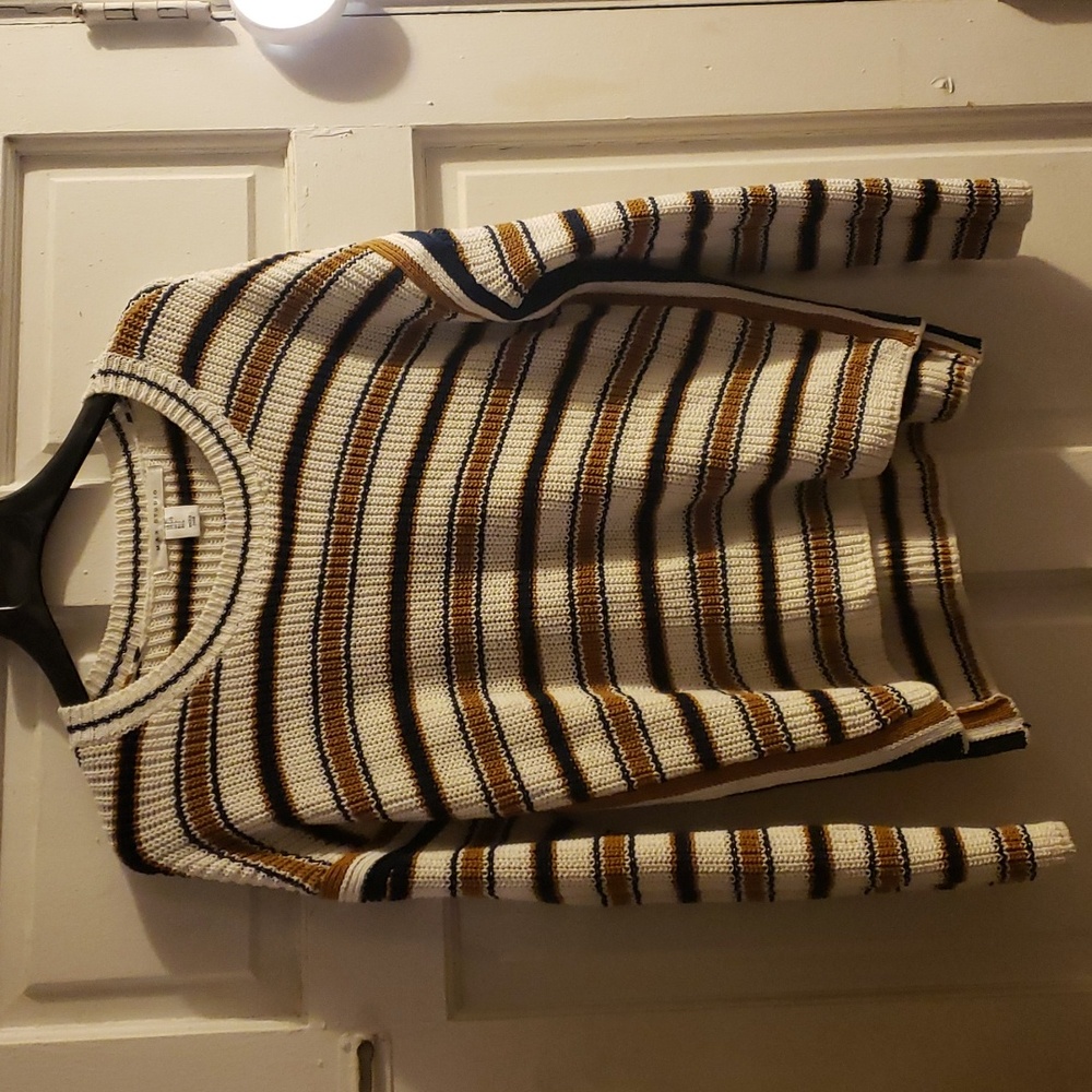 Max Studio Sweater - image 1